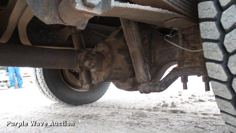 image for item DW9076 1989 Ford F700 dump truck