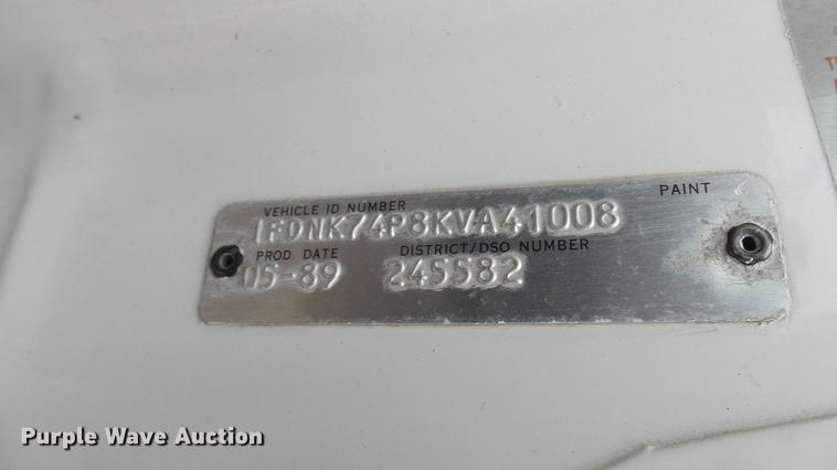 image for item DW9076 1989 Ford F700 dump truck