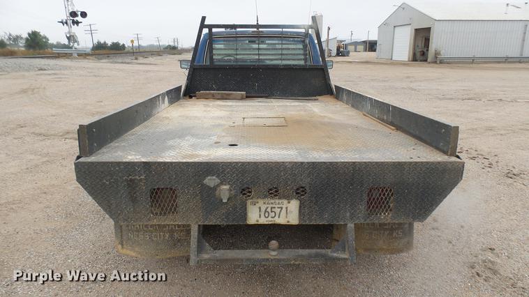 image for item DW9077 1985 Ford F350 flatbed pickup truck