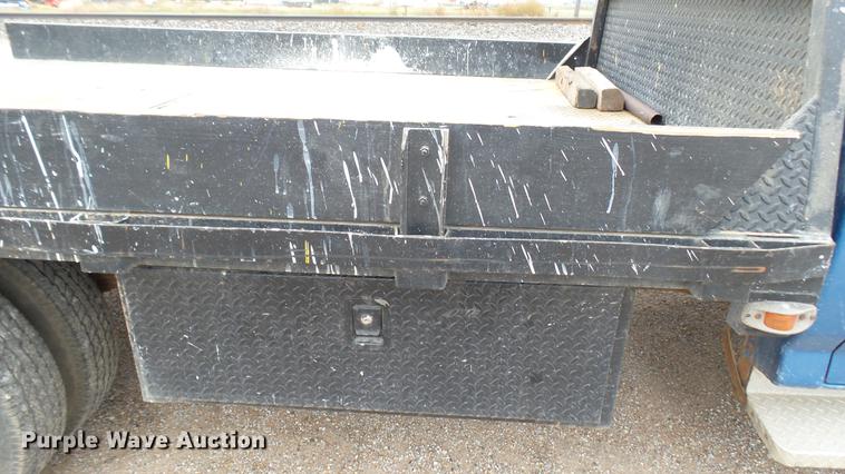 image for item DW9077 1985 Ford F350 flatbed pickup truck