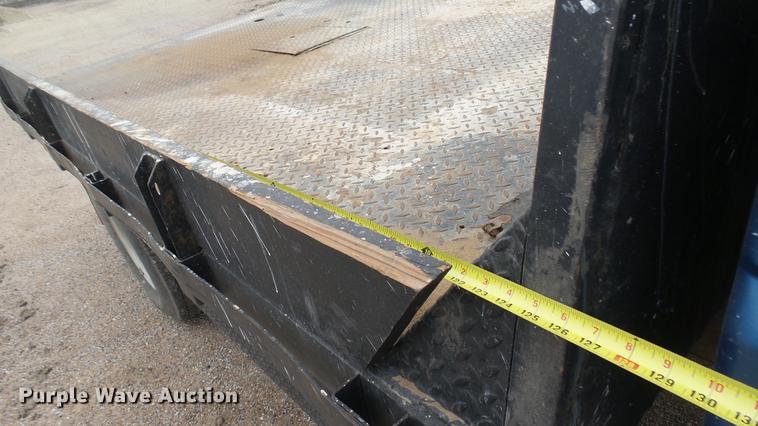 image for item DW9077 1985 Ford F350 flatbed pickup truck