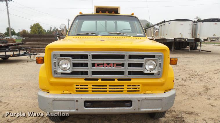 image for item DW9081 1974 GMC 6000 tank truck