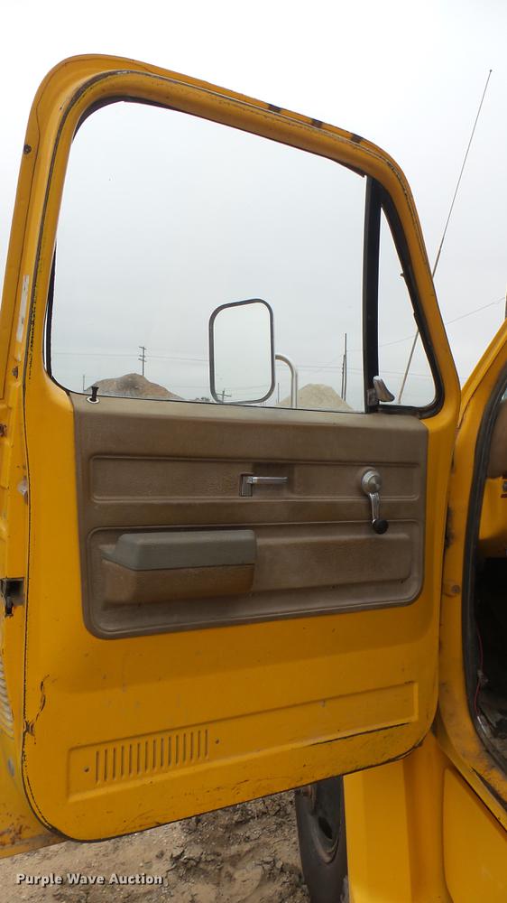 image for item DW9081 1974 GMC 6000 tank truck