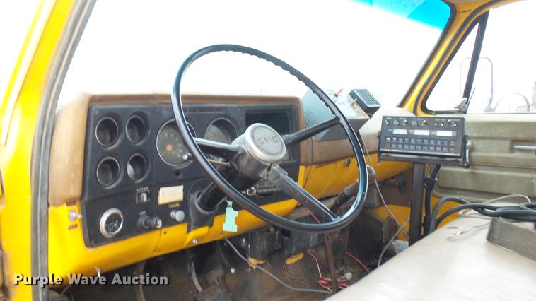 image for item DW9081 1974 GMC 6000 tank truck