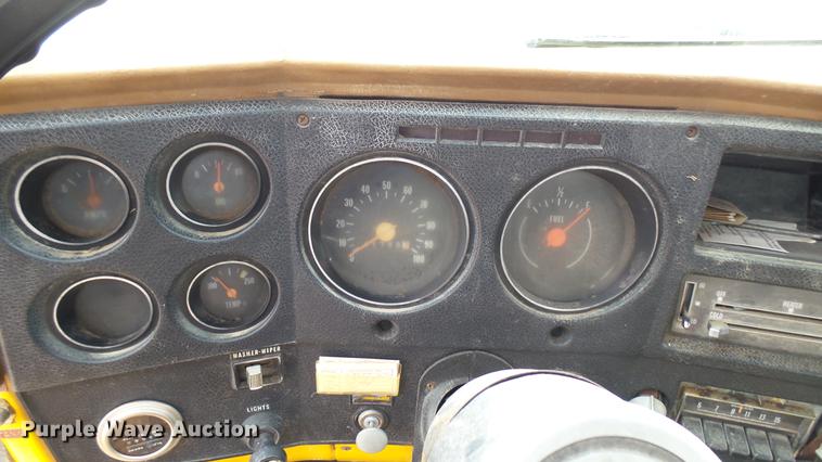 image for item DW9081 1974 GMC 6000 tank truck