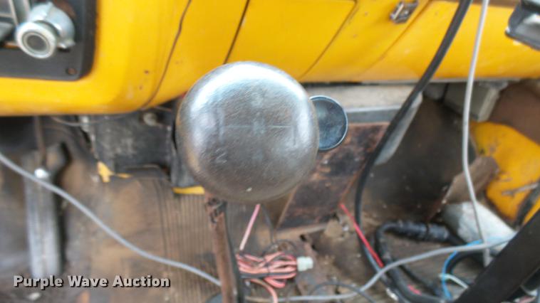 image for item DW9081 1974 GMC 6000 tank truck