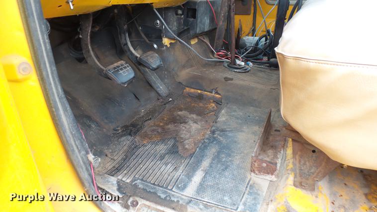 image for item DW9081 1974 GMC 6000 tank truck