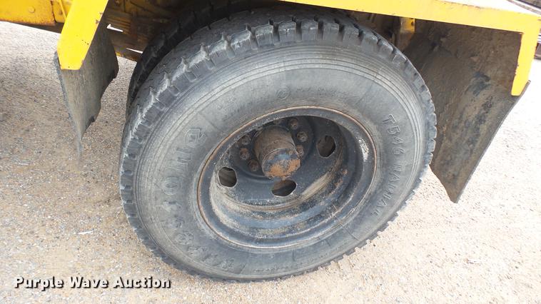 image for item DW9081 1974 GMC 6000 tank truck