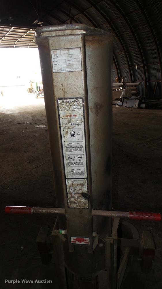 image for item DW9083 Gray TNT-550 pneumatic jack