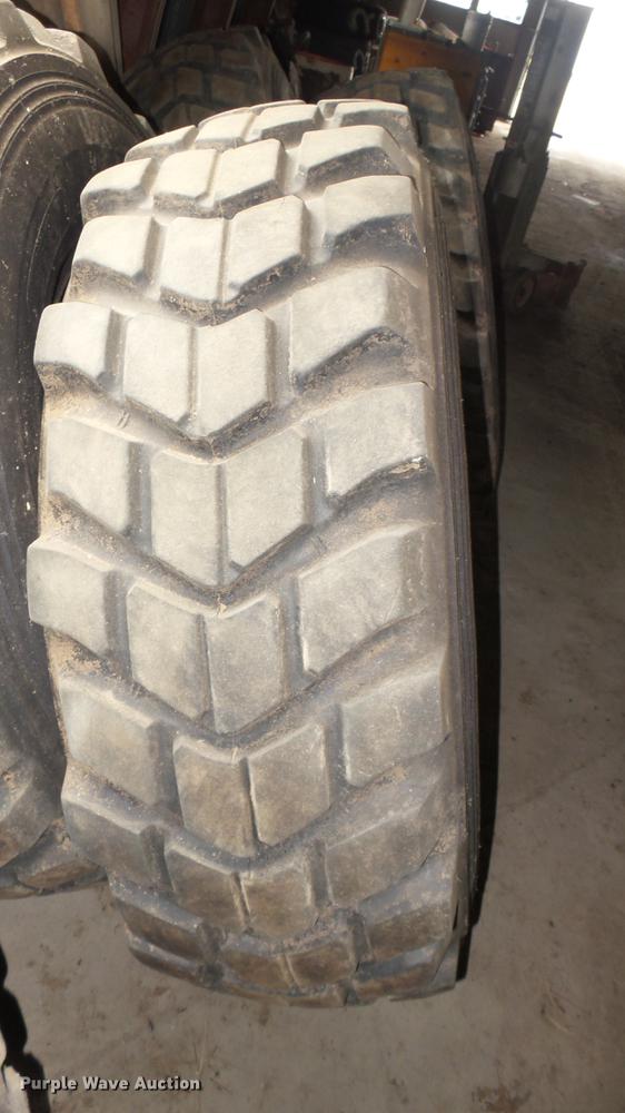 image for item DW9084 (4) Bridgestone 17.5R25 tires