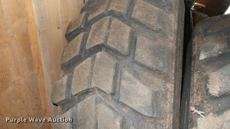 image for item DW9084 (4) Bridgestone 17.5R25 tires