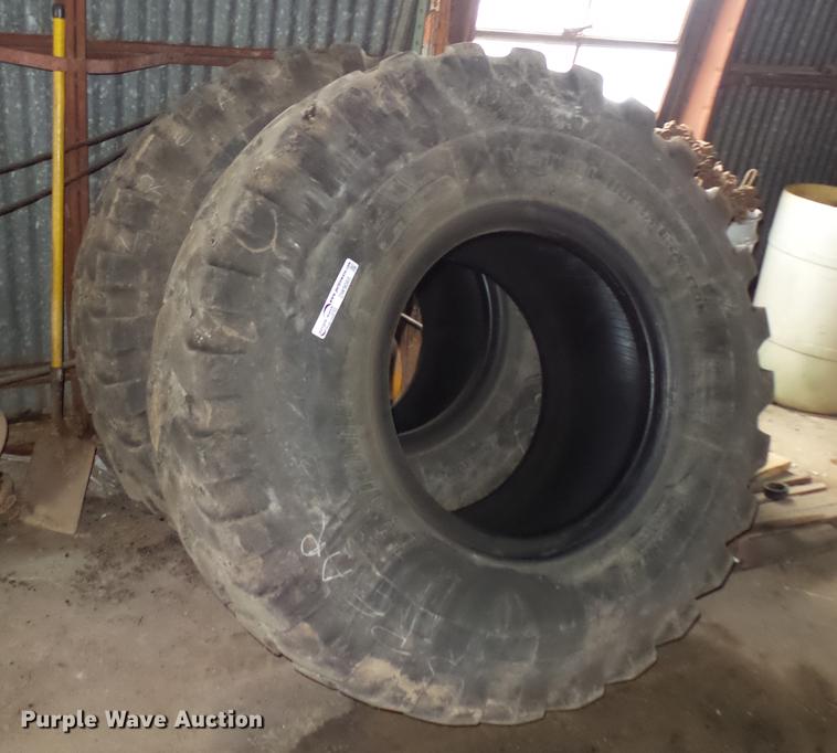 image for item DW9085 (4) Bridgestone 20.5R25 tires