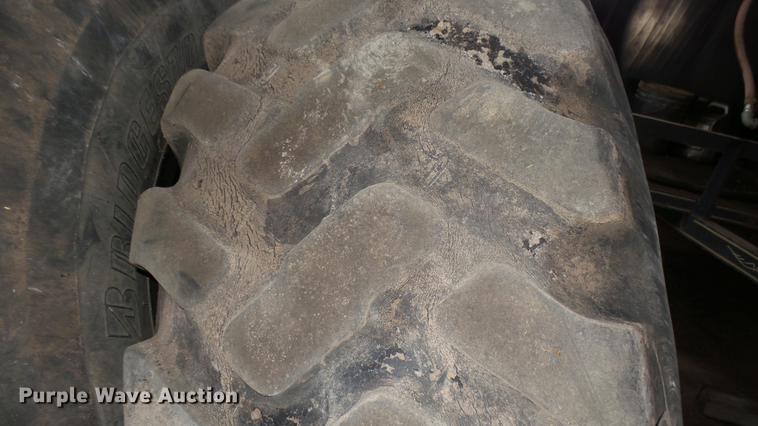 image for item DW9085 (4) Bridgestone 20.5R25 tires