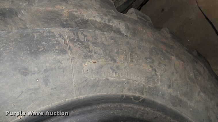 image for item DW9085 (4) Bridgestone 20.5R25 tires