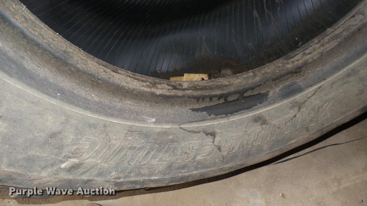 image for item DW9085 (4) Bridgestone 20.5R25 tires