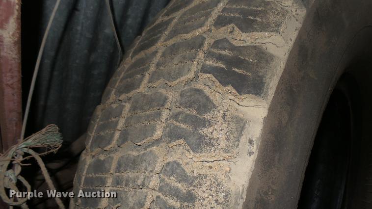 image for item DW9086 (2) Michelin 14.00R24 tires