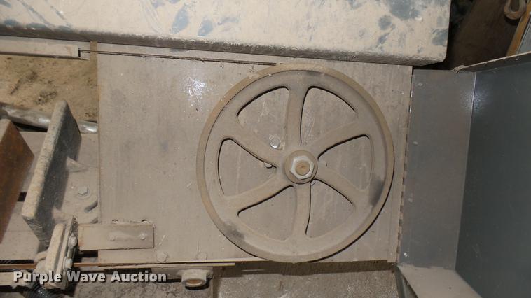 image for item DW9088 Ramco RS-90 metal cutting bandsaw