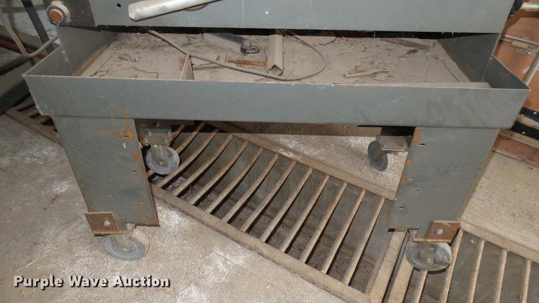 image for item DW9088 Ramco RS-90 metal cutting bandsaw