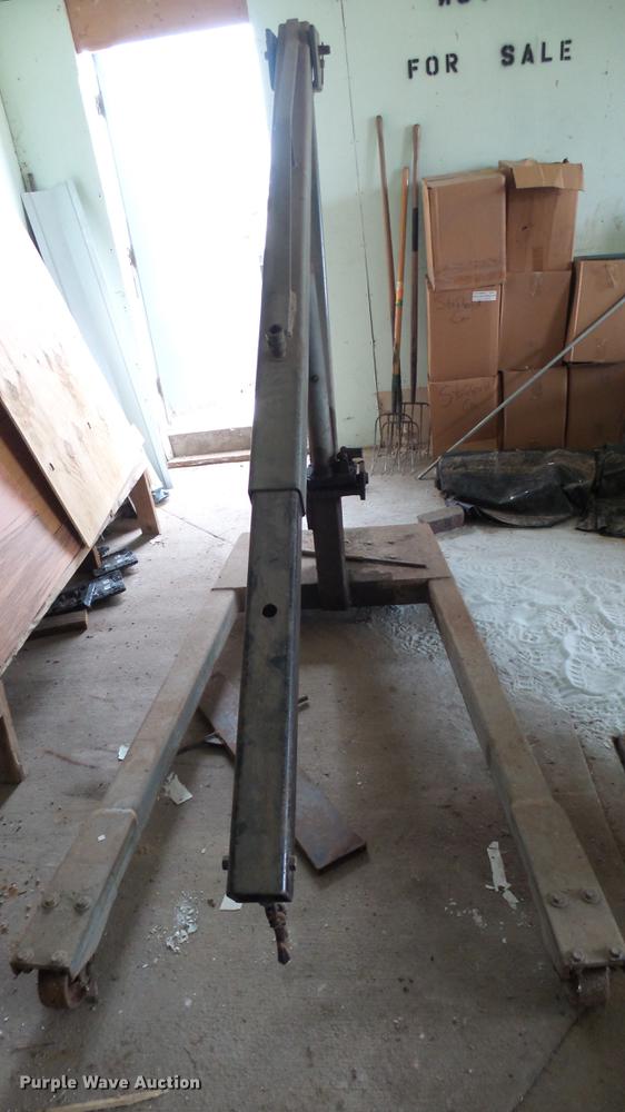 image for item DW9089 Engine hoist