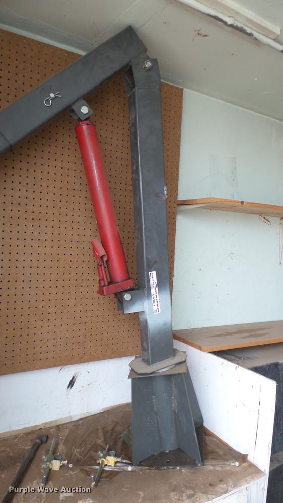 image for item DW9091 Engine hoist