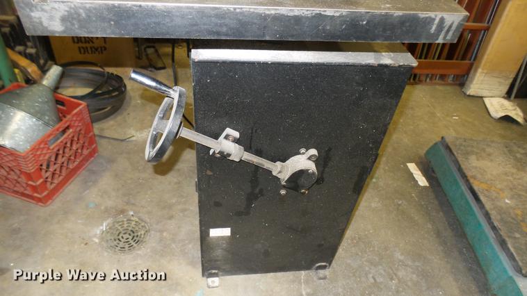 image for item DW9240 Dayton 4TK02A bandsaw