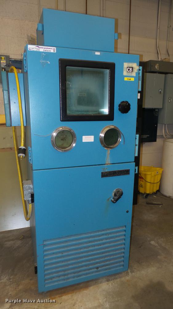 image for item DW9245 Thermatron SM-4S-SH temperature/humidity chamber