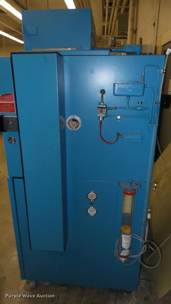 image for item DW9245 Thermatron SM-4S-SH temperature/humidity chamber