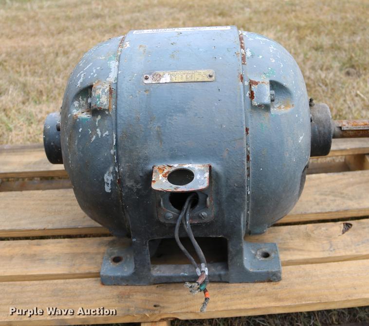 image for item DW9793 General Electric 5K284D1023 electric motor