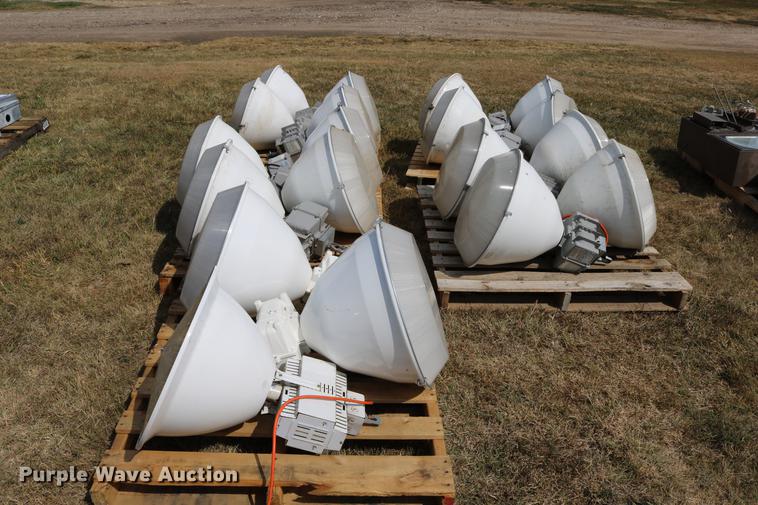 image for item DW9795 (18) Hubbel ballfield lights