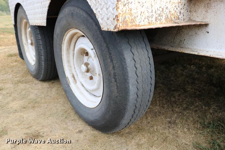 image for item DW9804 1997 shop built utility trailer