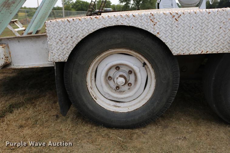 image for item DW9804 1997 shop built utility trailer