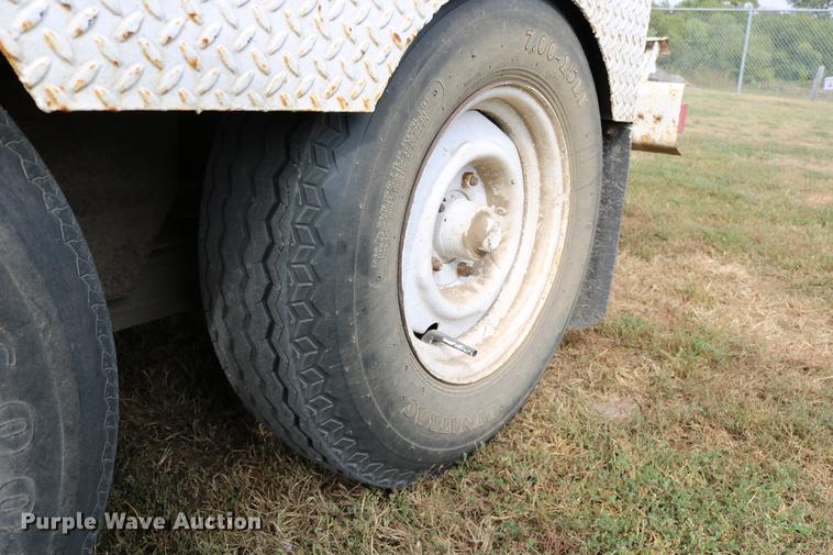 image for item DW9804 1997 shop built utility trailer