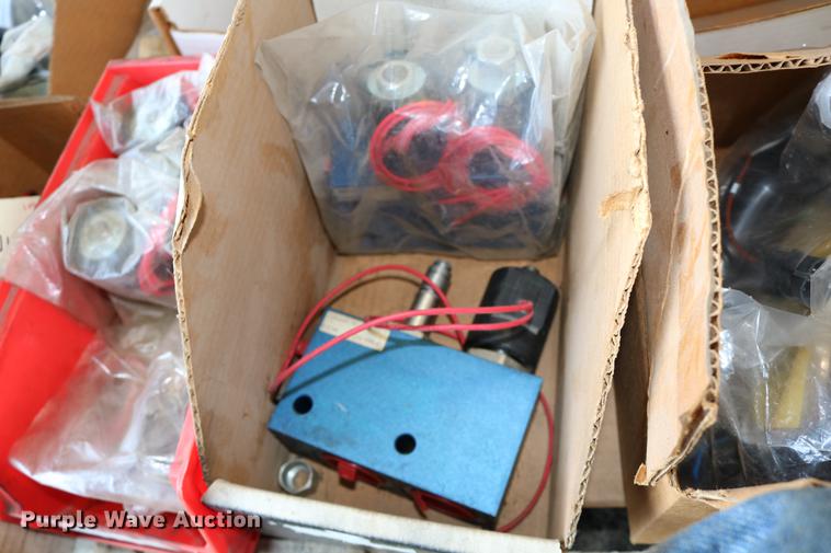 image for item DW9809 Automotive accessories