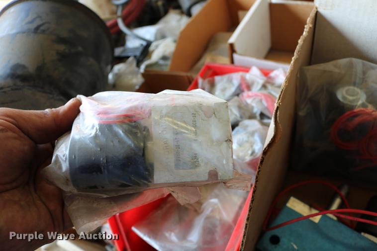 image for item DW9809 Automotive accessories