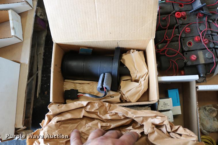 image for item DW9809 Automotive accessories