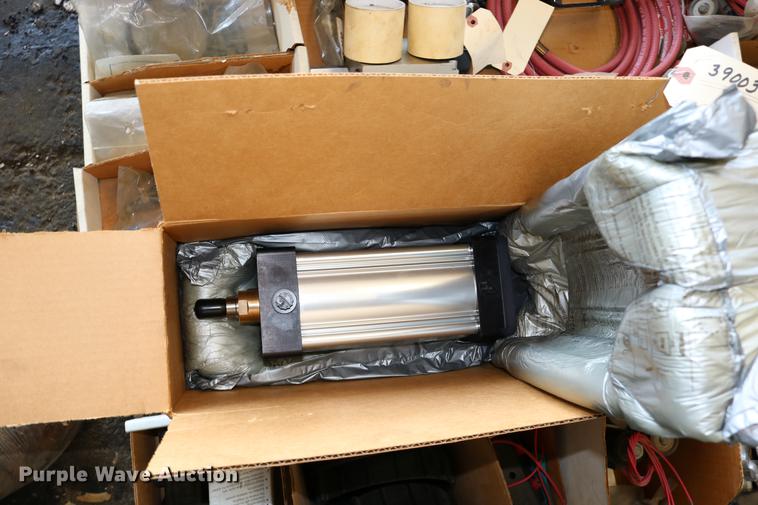 image for item DW9809 Automotive accessories