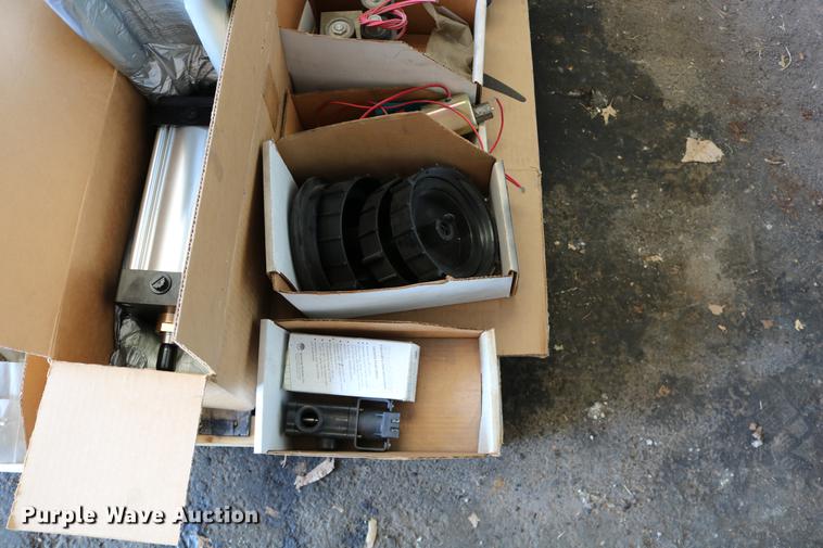 image for item DW9809 Automotive accessories