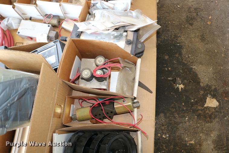 image for item DW9809 Automotive accessories