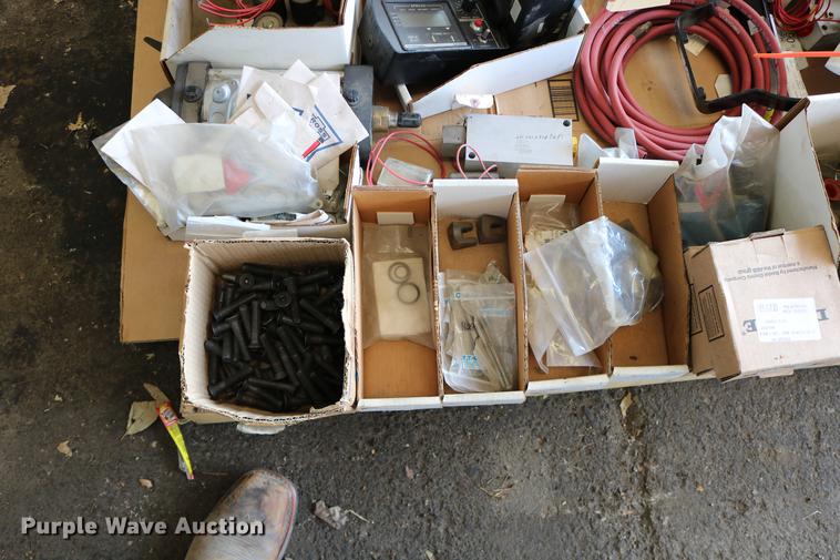 image for item DW9809 Automotive accessories