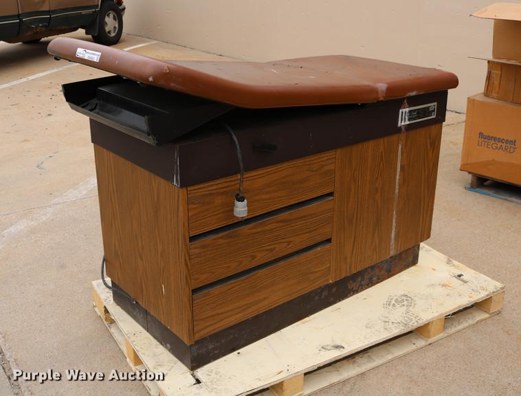 image for item DW9853 The Seville exam table