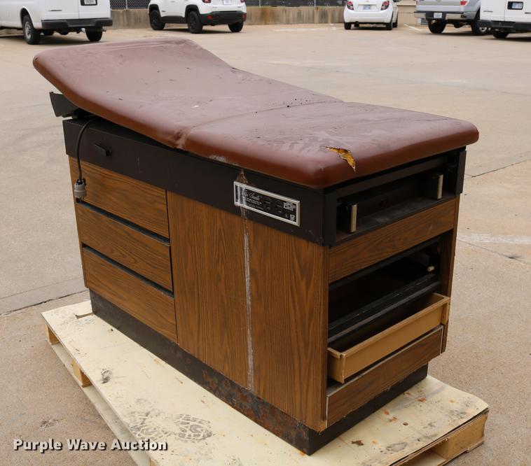 image for item DW9853 The Seville exam table