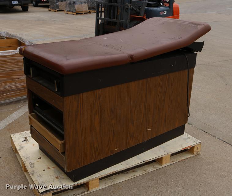 image for item DW9853 The Seville exam table