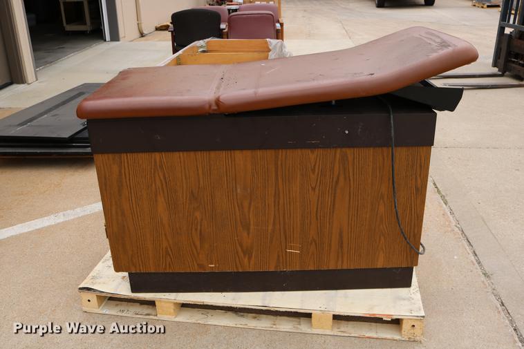 image for item DW9853 The Seville exam table