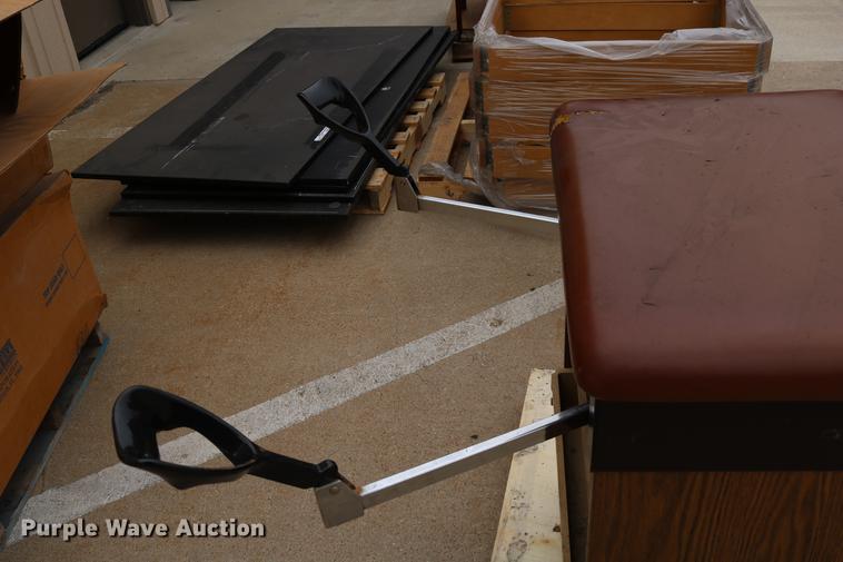 image for item DW9853 The Seville exam table