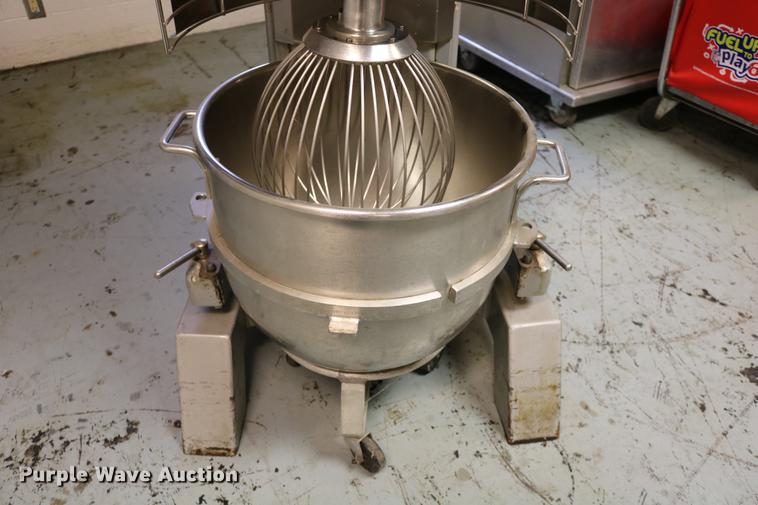 image for item DW9888 Hobart H-600T mixer