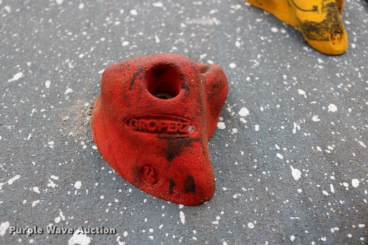 image for item DW9899 Rock climbing wall