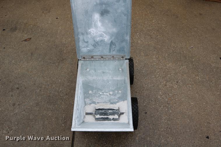 image for item DW9902 Lawn and garden equipment