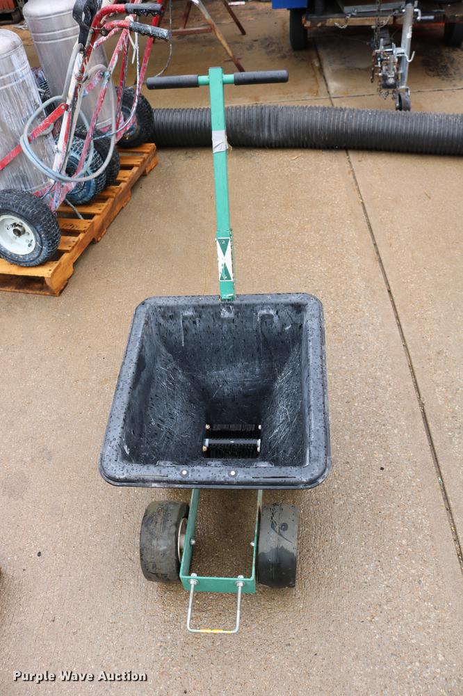 image for item DW9902 Lawn and garden equipment