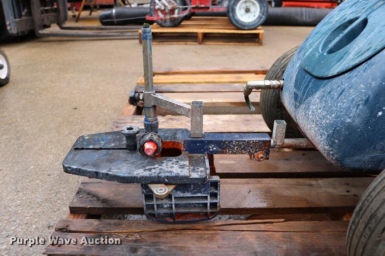 image for item DW9902 Lawn and garden equipment