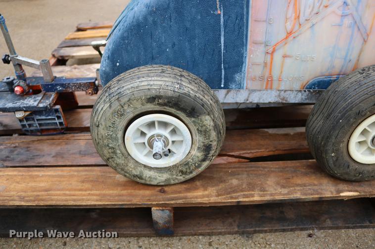 image for item DW9902 Lawn and garden equipment